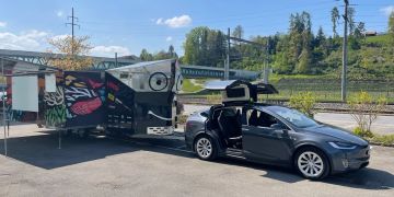 Besuch des Solar Butterfly in Glarus