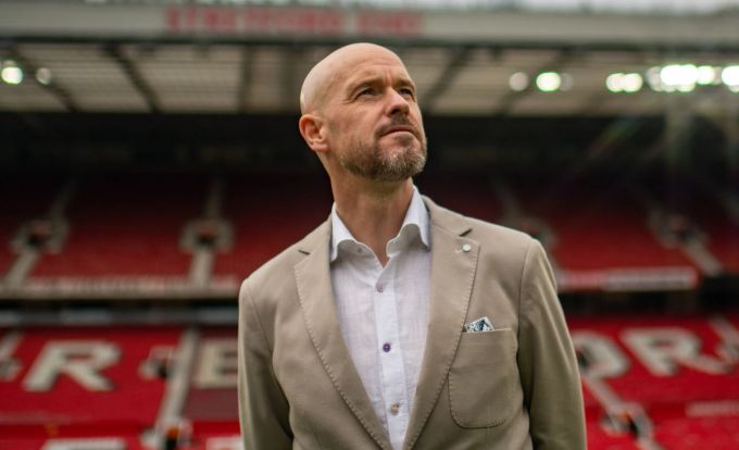 Erik ten Hag, neuer Trainer von Manchester United, bei seiner Vorstellung im Old Trafford. Ten Hag Manchester United
