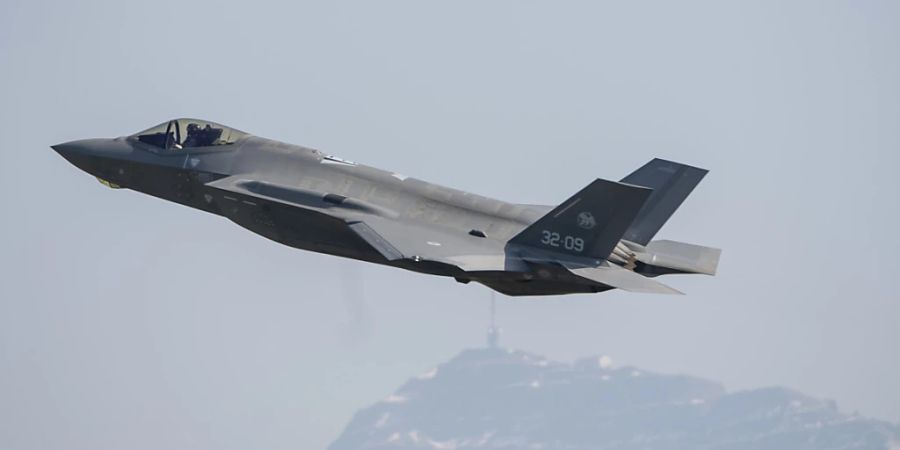 Mit der Beschaffung der 36 neuen F-35-Kampfjets soll es vorwärtsgehen. Die zuständige Ständeratskommission will, dass der Bundesrat die Kaufverträge bis Ende März 2023 unterschreibt. (Archivbild)