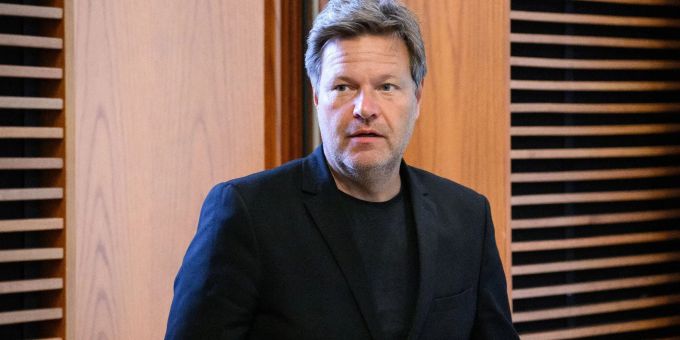 Wirtschaftsminister Robert Habeck macht sich für das Energiesparen stark. Wirtschaftsminister Robert Habeck macht sich für das Energiesparen stark.