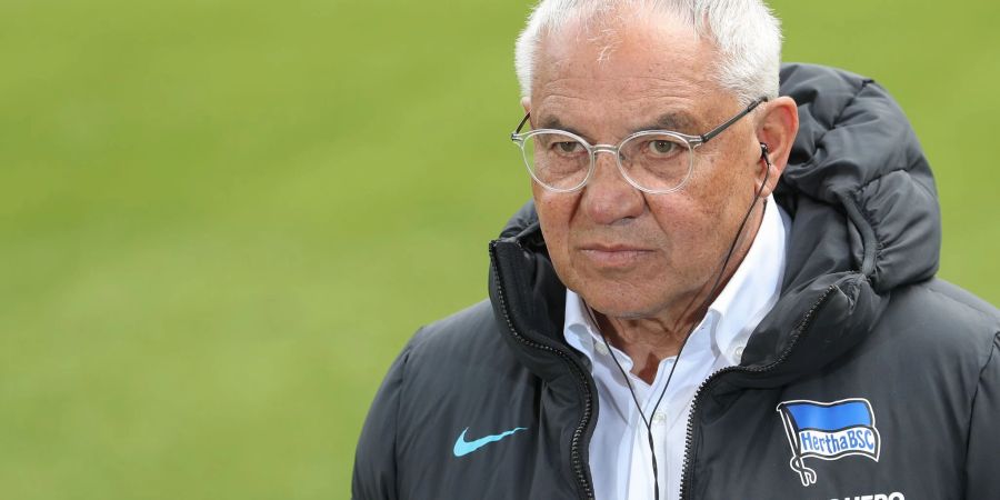 Hertha-Trainer Felix Magath bleibt hinsichtlich seiner Zukunft gelassen.