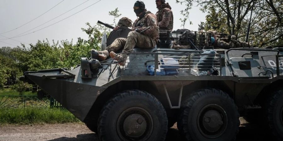 Ukrainische Soldaten nahe Majaky im Osten der Ukraine