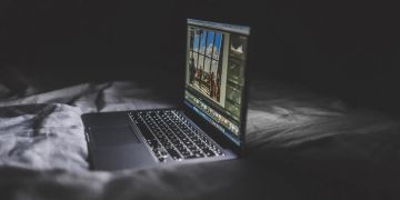 Laptop Bett Nacht Laken