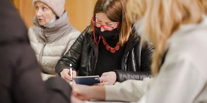 Fake-Papiere - Behörden entdecken Sozialhilfe-Missbrauch bei Ukrainern