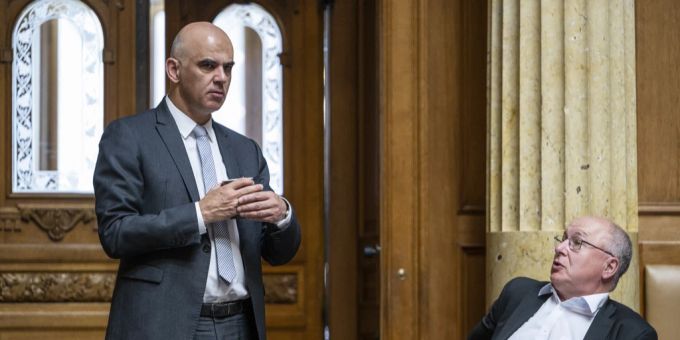 Bei der AHV-Reform herrscht weiter Uneinigkeit. Nationalrat