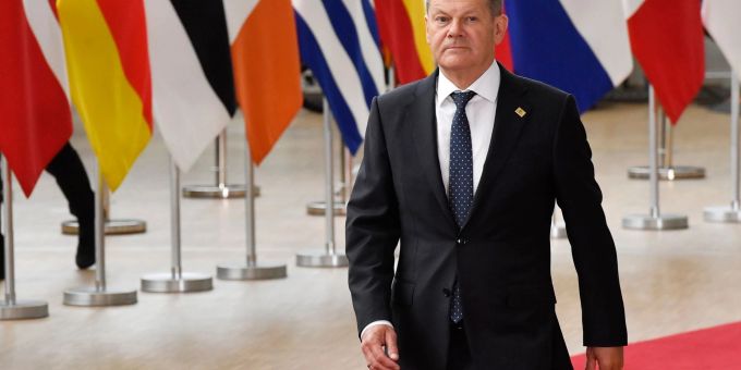 Der Bundeskanzler will weiter Waffen an die Ukraine liefern. Der Bundeskanzler will weiter Waffen an die Ukraine liefern.