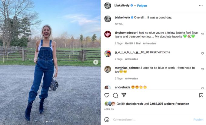 Blake Lively in Denim-Latzhose. latzhose