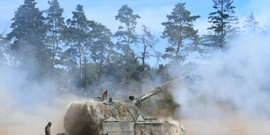 Panzerhaubitze 2000 auf Übungsplatz Grafenwöhr