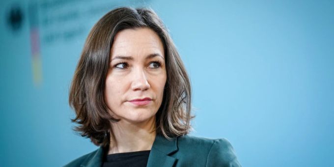 Anne Spiegel gab ihren Rücktritt bekannt. anne spiegel