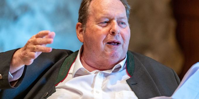 Ottfried Fischer: Humor und die Liebe helfen ihm im Umgang mit Parkinson. Ottfried Fischer: Humor und die Liebe helfen ihm im Umgang mit Parkinson.