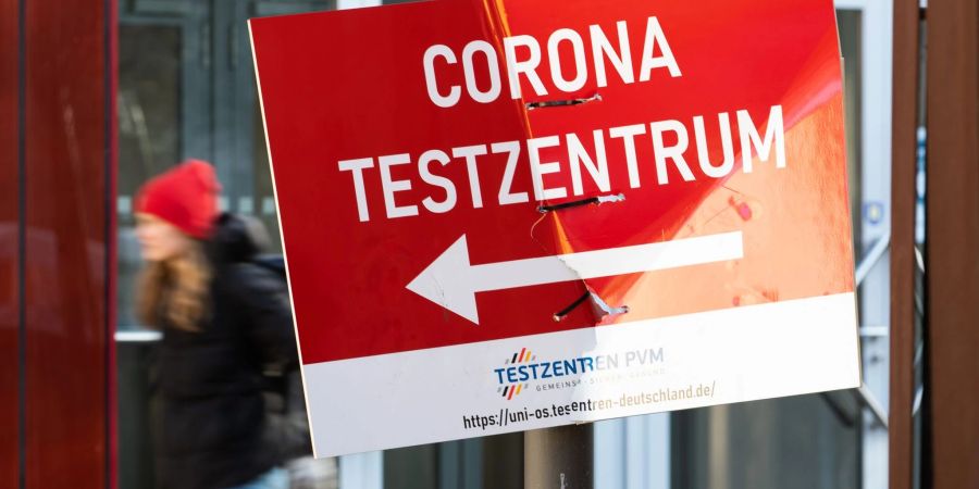 Das RKI meldet 117.732 Corona-Neuinfektionen.