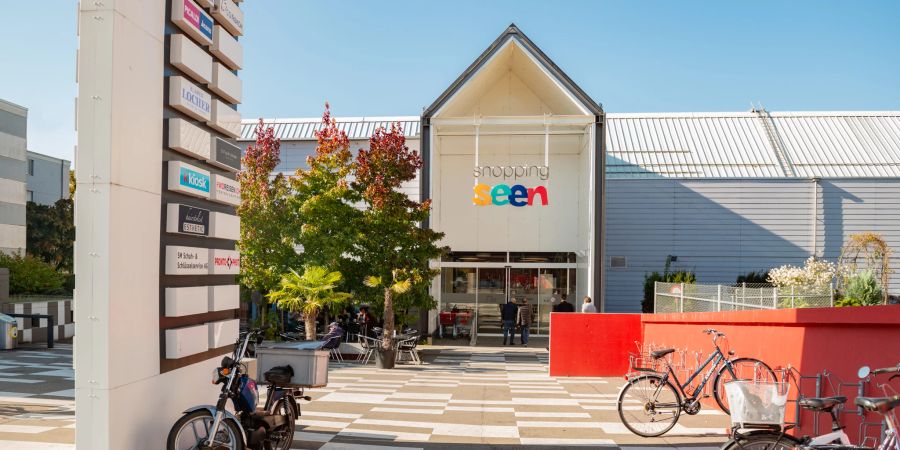 Das Shoppingcenter in Winterthur Seen.