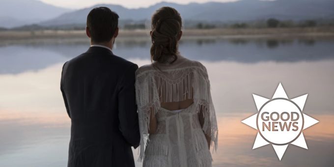 Good News - US-Paar verliert Gepäck – Schotten retten Hochzeit