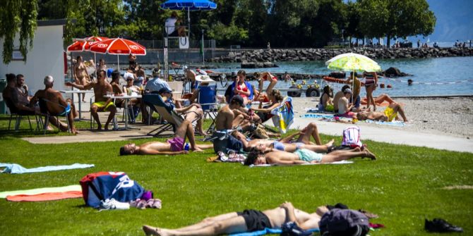 Strandbad Oben-ohne