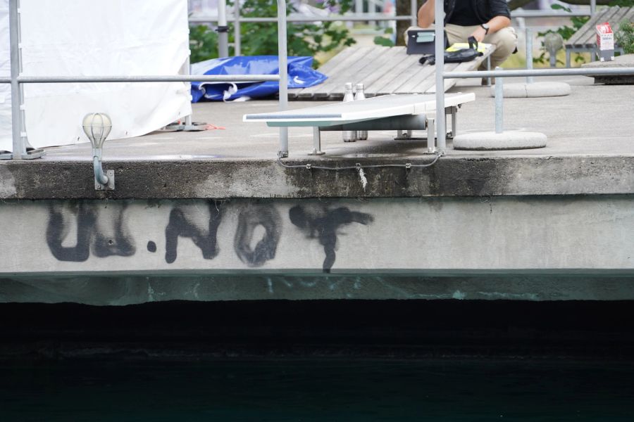 Badeunfall im Flussbad Oberer Letten in Zürich.