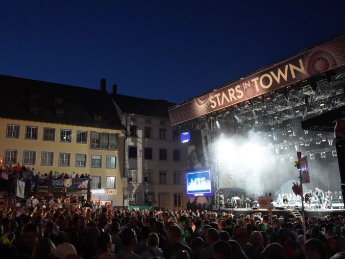 Stars in Town