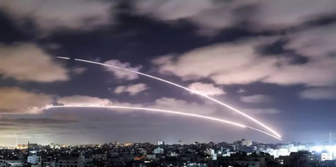 Aus dem Gazastreifen fliegen Raketen auf Israel. (Archivbild) Gazastreifen