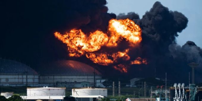 Grossbrand im Treibstofflager in Matanzas. matanzas kuba