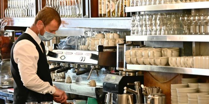 In der Gastronomie werden dringend Arbeitskräfte gebraucht In der Gastronomie werden dringend Arbeitskräfte gebraucht