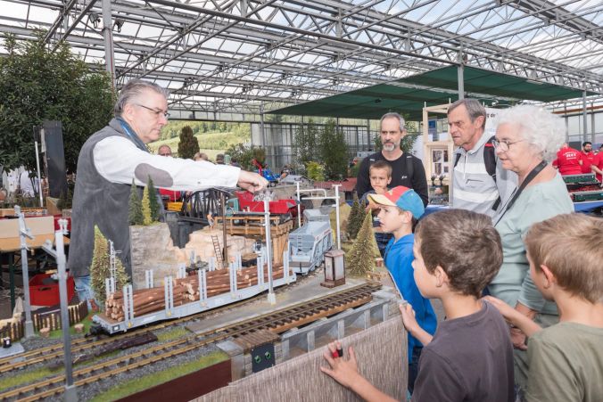 Kinderaugen leuchten, die Grossen staunen.
