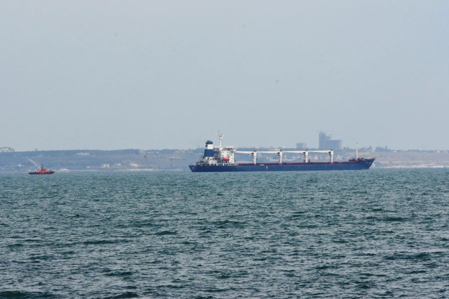 So konnte am Montag ein erster Frachter den Hafen von Odessa verlassen. Michael Shtekel/AP/dpa