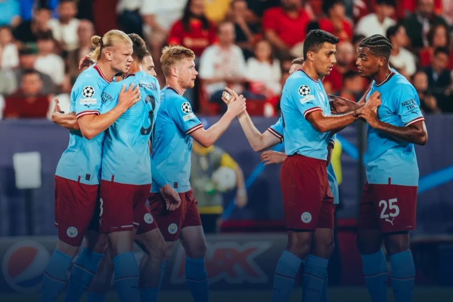 Manchester City bezwingt Sevilla mit 4:0.