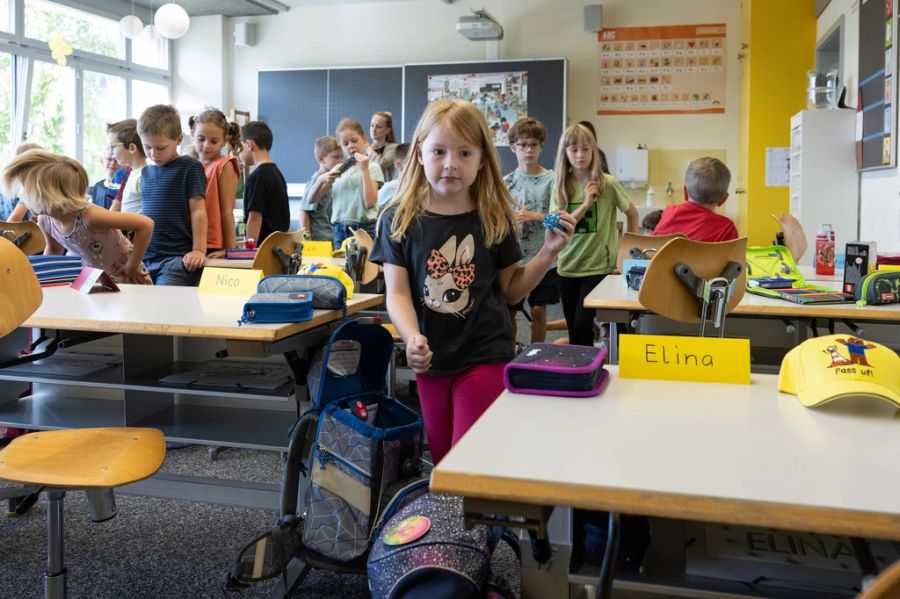 Vielerorts mussten sich die Schulen ihr Personal regelrecht zusammenkratzen. (Symbolbild)