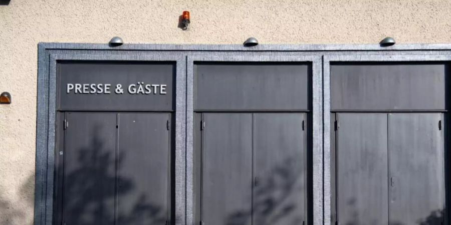 Geschlossen sind die Eingangstüren zur Columbiahalle in Berlin. (Archivbild). Foto: Paul Zinken/dpa-Zentralbild/dpa