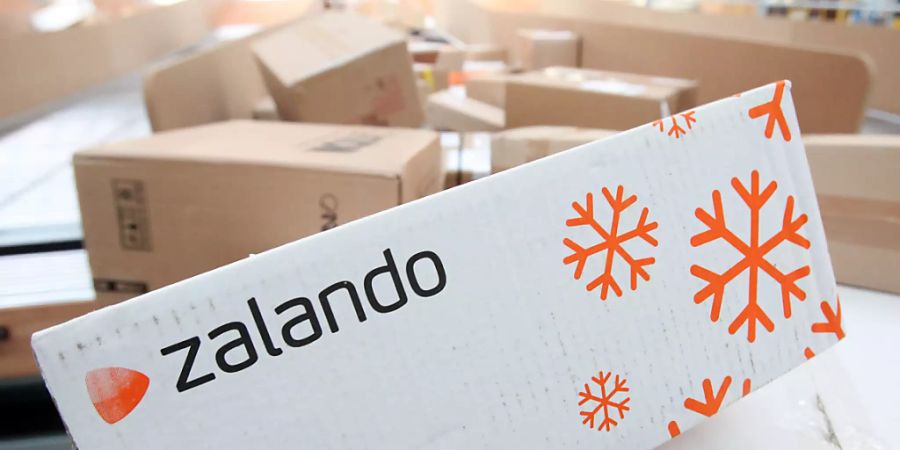 Der Onlinehändler Zalando will in Frankreich ein neues Logistikcenter bauen. Den Plänen zufolge sollen dabei rund 2000 Arbeitsplätze entstehen.(Archivbild)