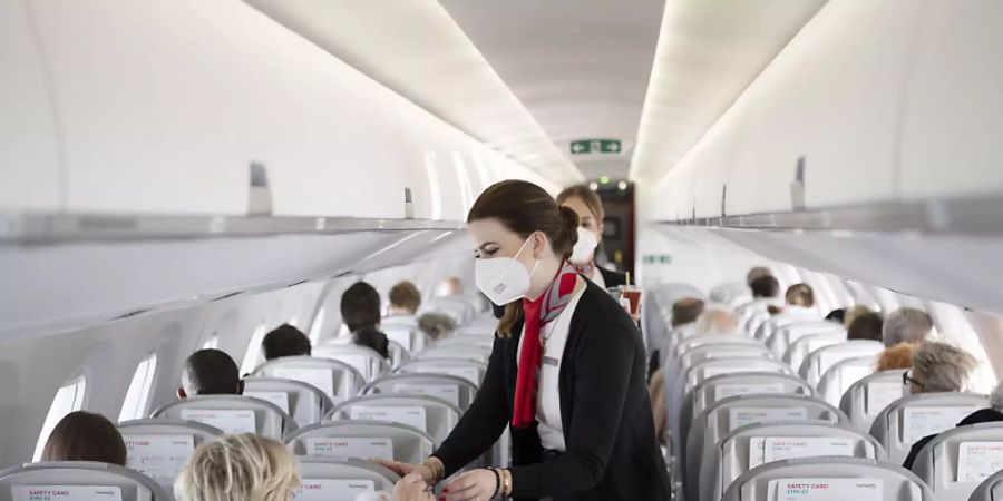 Vor den Sommerferien präsentiert sich die epidemiologische Lage in der Schweiz gut. Für Diskussionen sorgt die Delta-Variante des Virus, die sich in einigen europäischen Ländern ausbreitet. (Symbolbild)