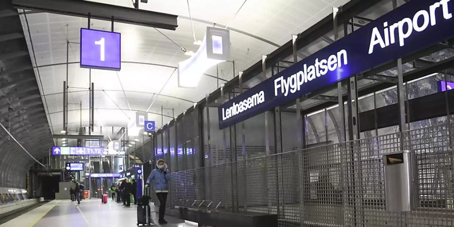 Der Passagiereinbruch bringt auch die Finnair in Nöten - im Bild der fast menschenleere Flughafen Helsinki.