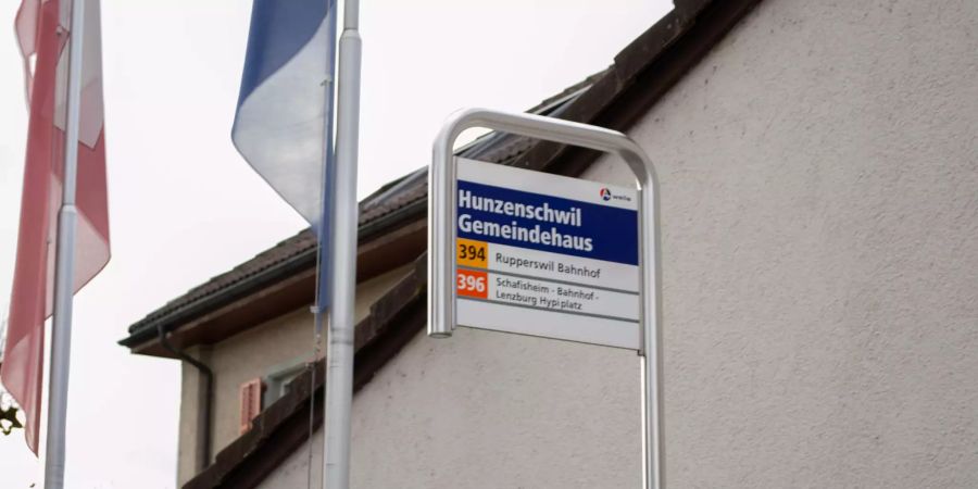 Bushaltestelle der Gemeinde Hunzenschwil.