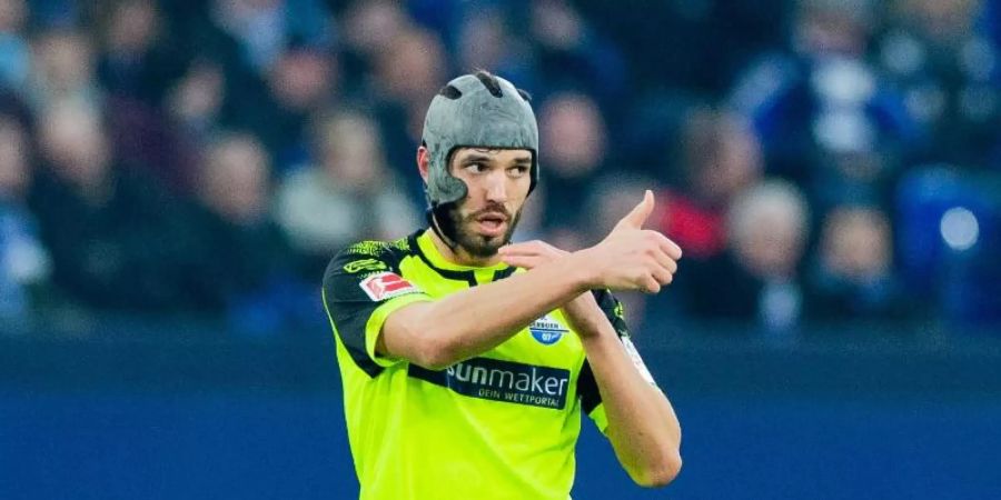 Mit Paderborn momentan Liga-Schlusslicht: Kapitän Klaus Gjasula. Foto: Rolf Vennenbernd/dpa