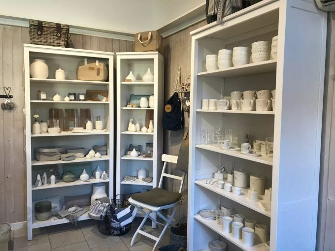 Bei «Mimis Home» gibt es Wohnaccessoires im Shabby-Chic-Stil.