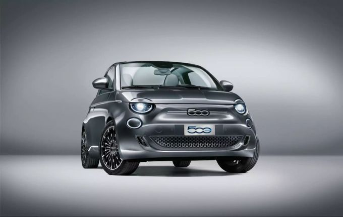 Neu und doch altbekannt: der neue, vollelektrische Fiat 500 Fiat 500 e