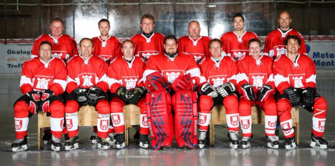 Die Senioren des HC Mühlethurnen mit Beat Segessenmann (vorne links). hc mühlethurnen