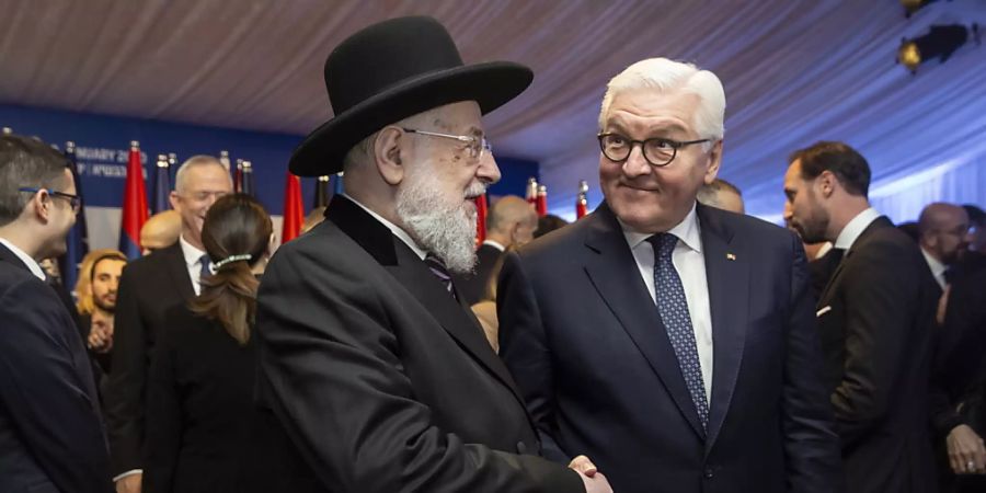 Der deutsche Bundespräsident Frank -Walter Steinmeier (r.) und Rabbi Yisrael Meir Lau am Donnerstag in Jerusalem.