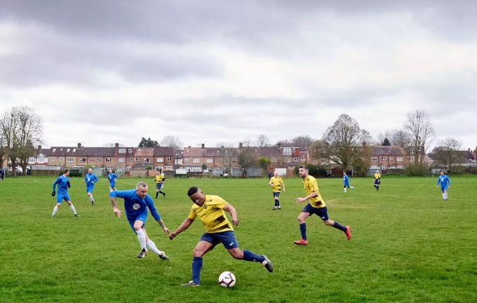 Nicht nur die Premier League, auch die unteren Ligen sind von der Corona-Krise betroffen. Premier League Amateurfussball Coronavirus