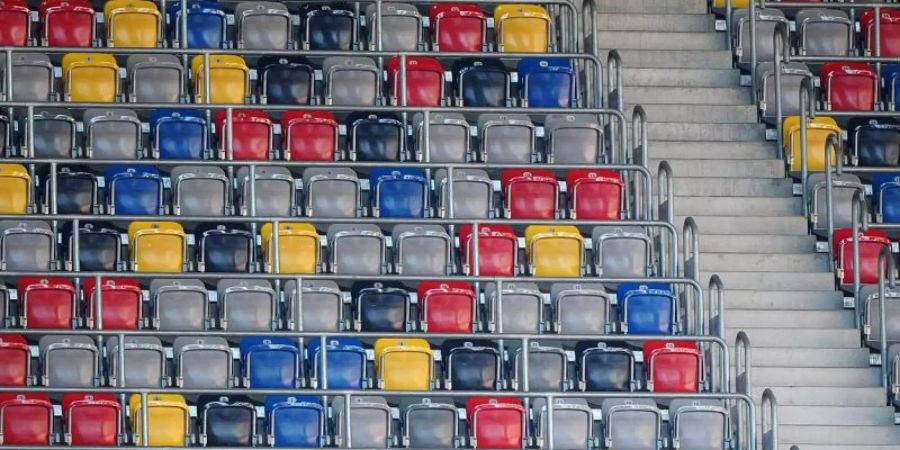 Eine leere Zuschauertribüne im Düsseldorfer Stadion. Foto: picture alliance / dpa