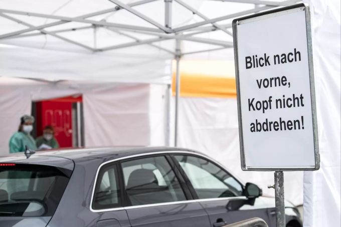 Das Testcenter «Drive-In» des Kantons Luzern zur Abklärung auf COVID-19, auf der Luzerner Allmend. Corona