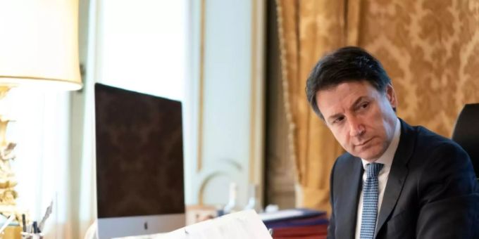 Conte in seinem Büro im Palazzo Chigi in Rom Conte in seinem Büro im Palazzo Chigi in Rom