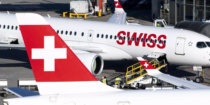 Die Fluggesellschaft Swiss verlängert ihre Flugpause nach China bis am 24. April. Grund dafür sind die Sorgen rund um die Ausbreitung des Coronavirus.(Archivbild) Die Fluggesellschaft Swiss verlängert ihre Flugpause nach China bis am 24. April. Grund dafür sind die Sorgen rund um die Ausbreitung des Coronavirus.(Archivbild)