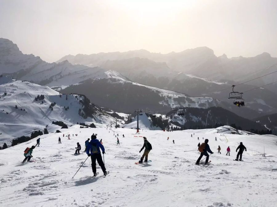 Viele Schweizer Hotels und Ferienwohnungen sind in den Skiferien schon ausgebucht.