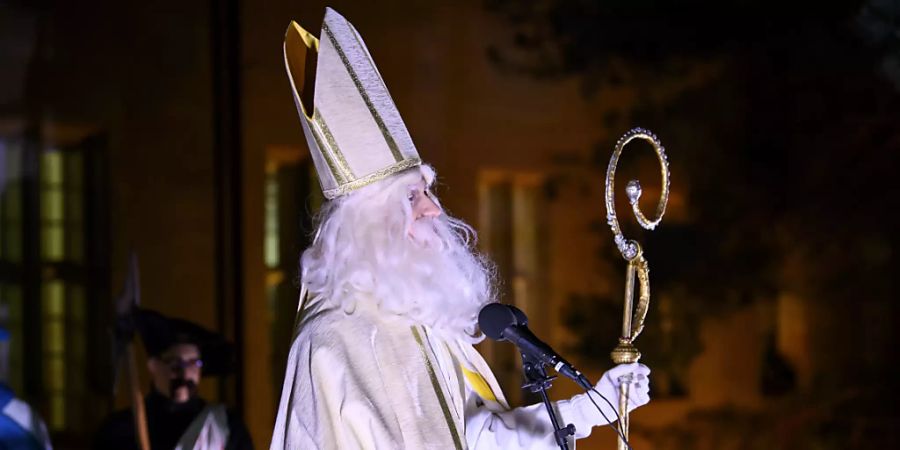 Das diesjährige Nikolausfest in Freiburg hat aufgrund der Pandemie nur in kleinem Rahmen stattgefunden. Es gab keinen Umzug durch die Stadt, aber eine Rede von Nikolaus an die Freiburgerinnen und Freiburger.