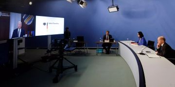 Bundeskanzler Scholz beim digitalen Gipfel für Demokratie