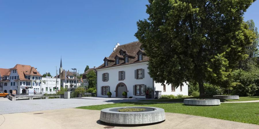 Schloss Binningen, ursprünglich als Weiherschloss ausgelegt, Gewässer wurde 1772 zugeschüttet; Im Bild: Balik-Haus, heute Bürgerhaus.