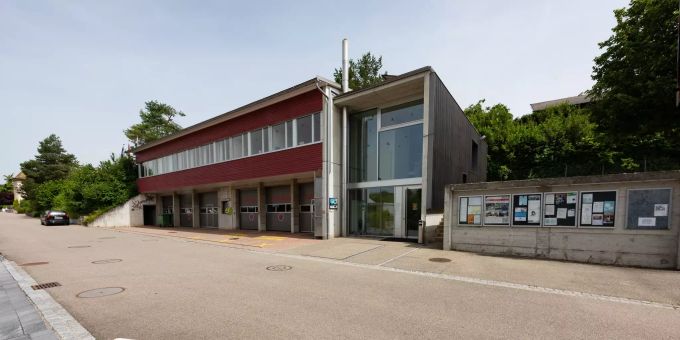 Die Gemeindeverwaltung mit dem Feuerwehrmagazin in Olsberg. Die Gemeindeverwaltung mit dem Feuerwehrmagazin in Olsberg.