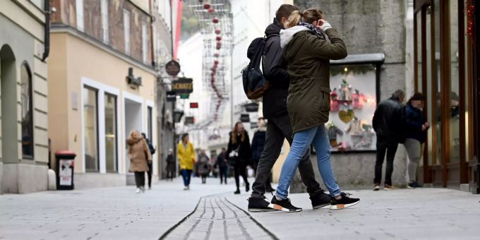 Die Situation in der Salzburger Getreidegasse am Montag,15. November 2021. salzburg coronavirus