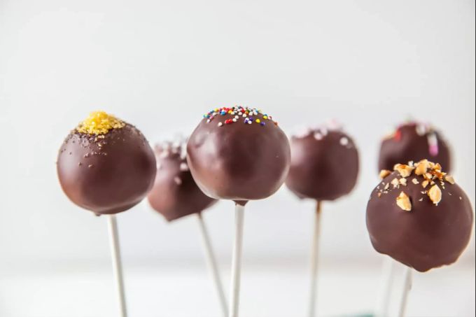 Personen, die eine Vorliebe für Cake Pops haben, sind laut Generation Z «cheugy». Generation Z