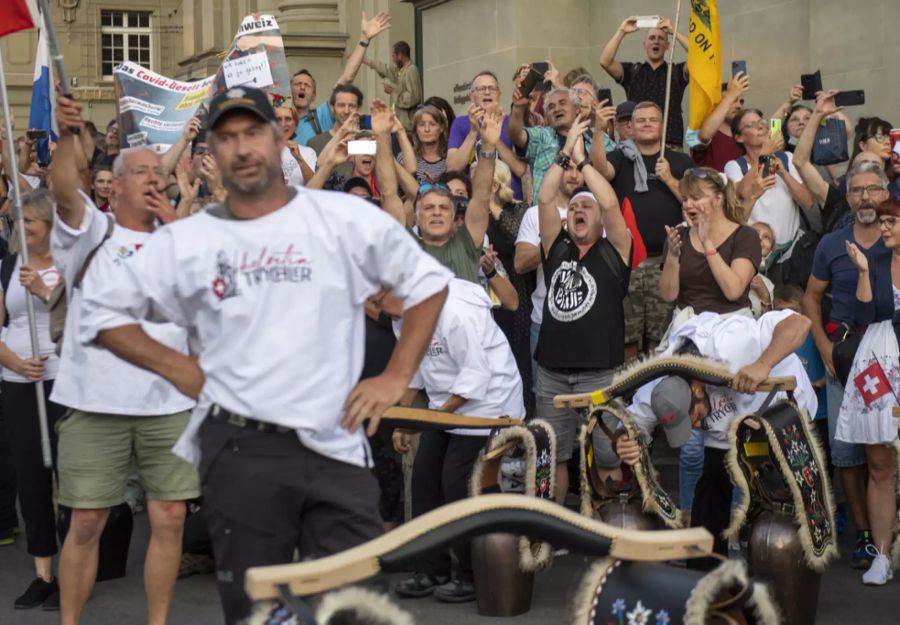 Eine Demo gegen die Corona-Massnahmen in Bern. Die Soziologin Rost erinnert daran, dass unter Impfgegnern bereits heute eine grosse Abwehrreaktion gebe. «Diese wird durch weiteren Zwang nich